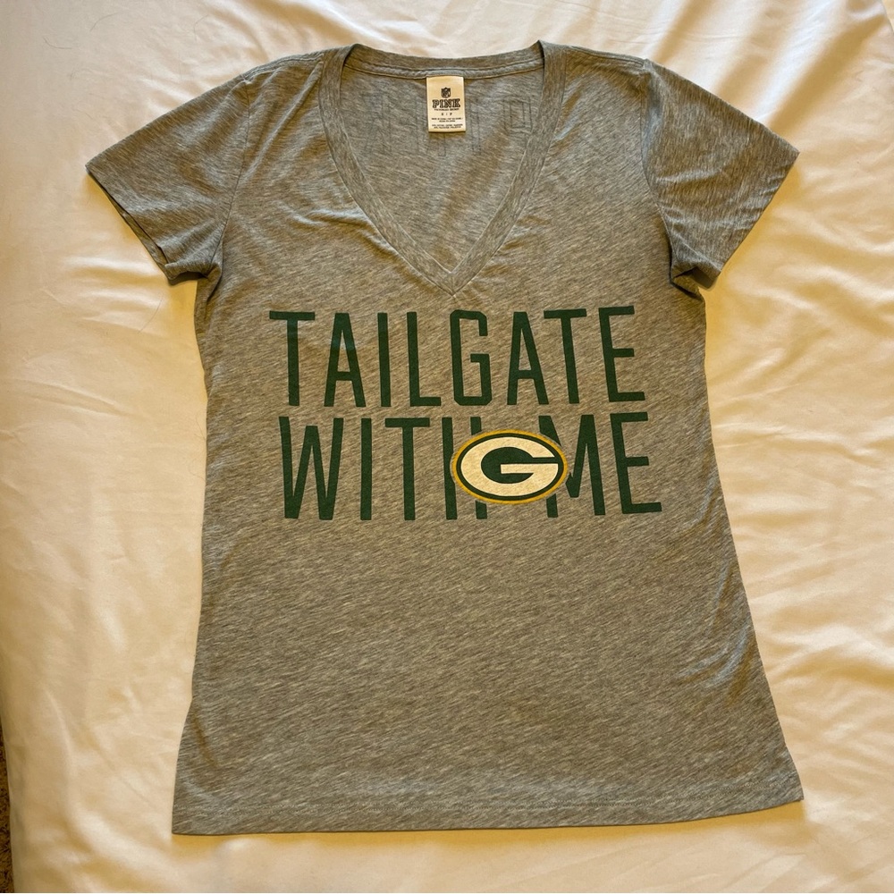 Victoria's Secret PINK Gray Green Bay Packers T-Shirt (Tailgate With Me)